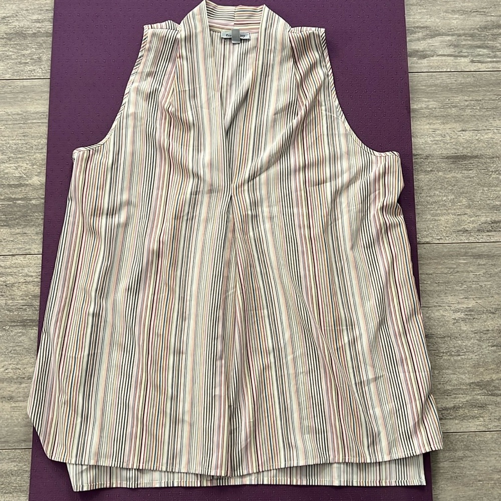 Summer top! Sleeveless
